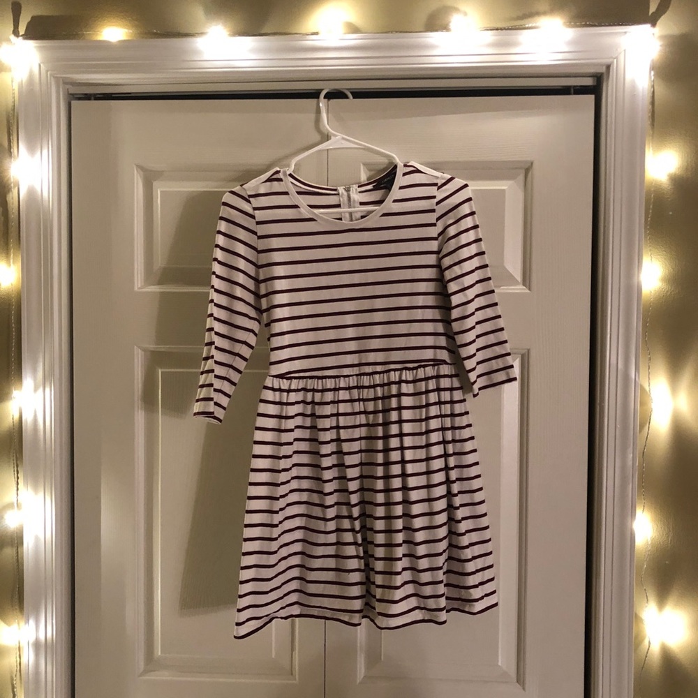 MAROON AND WHITE DRESS!